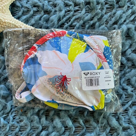 NWT Roxy She Just Shines Underwire D-Cup Bikini Swimsuit Top Size Medium - Picture 8 of 9